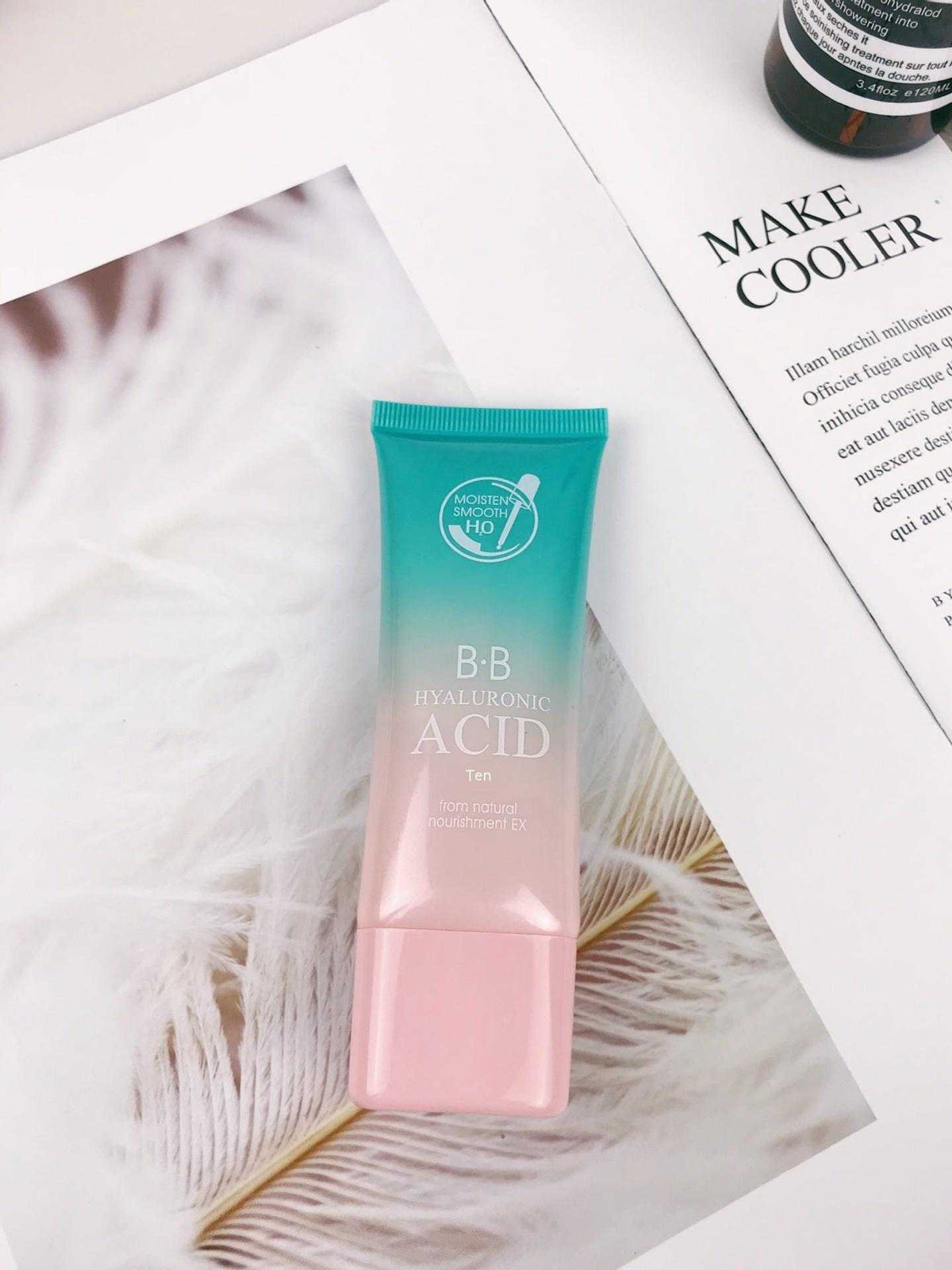 Ultimate Hydration Facial Care Set, turquoise and pink BB cream tube with hyaluronic acid and SPF 40+ 
