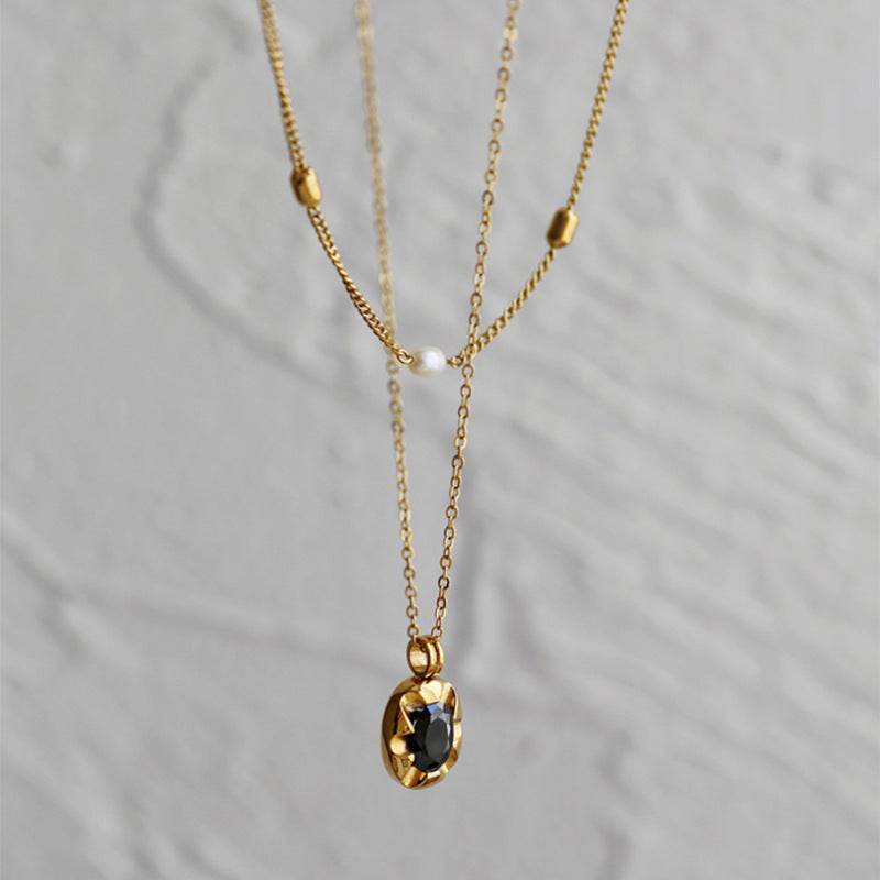 Cool-style 18K Gold-plated layered gold-tone necklace with pearl bead, fine chains and oval pendant